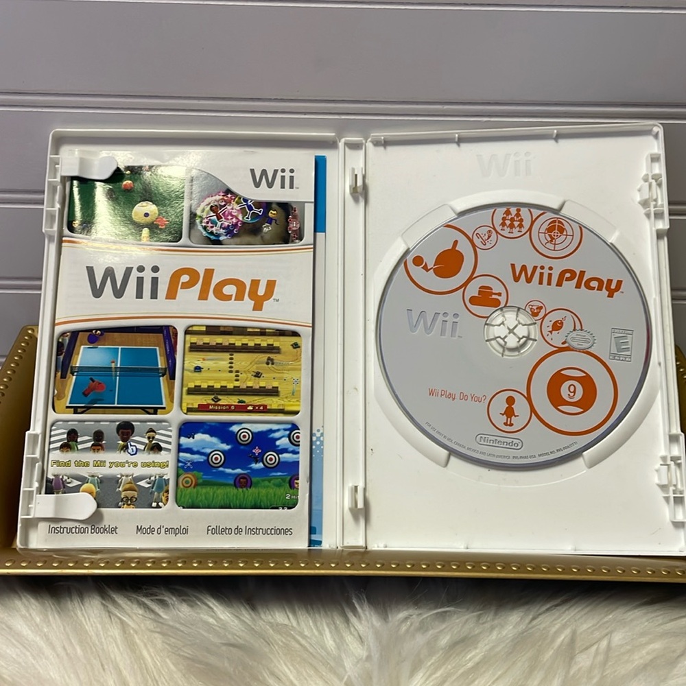 Wii Play Nintendo Video Game- VTG. 2006-2007 - Picture 3 of 9